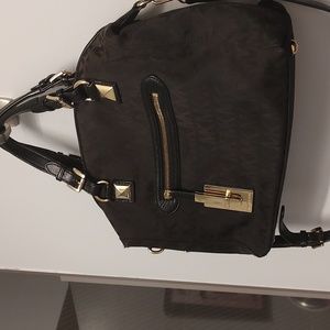 This is a beautiful bag made very well